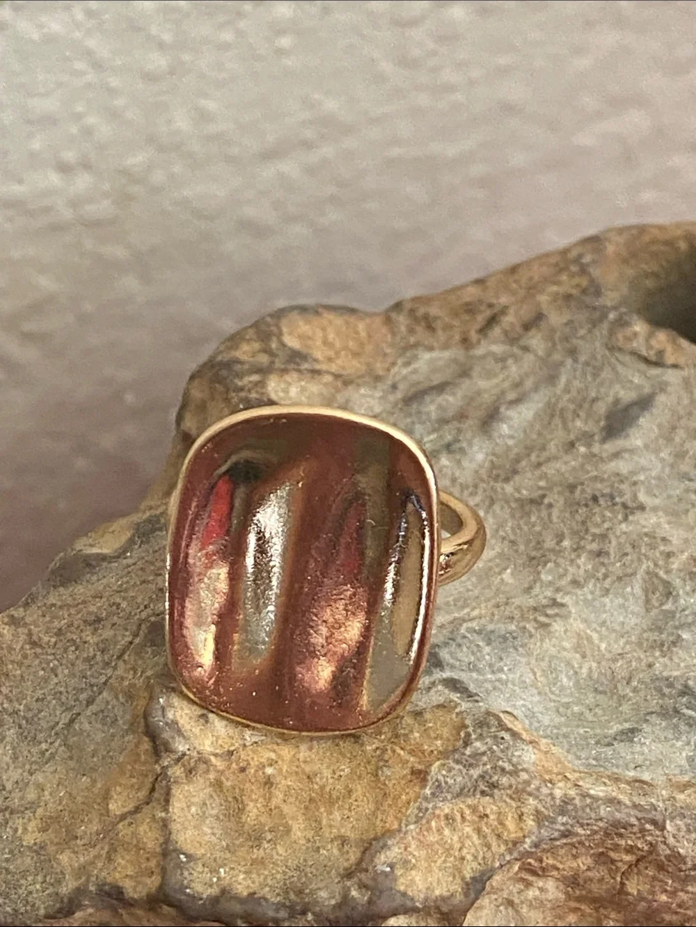 5/$10❤️❤️❤️NEW Gold-Tone Zinc Alloy Swirly Rectangle Statement Ring